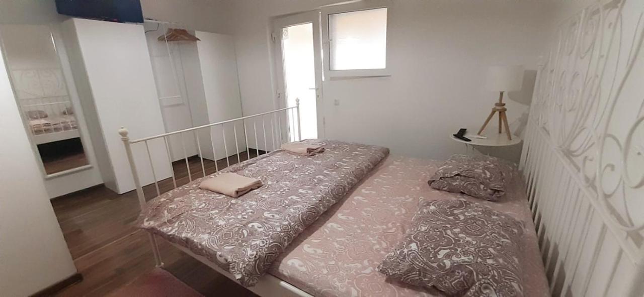 Domacinstvo Cikic Zasavica Guest House Eksteriør bilde