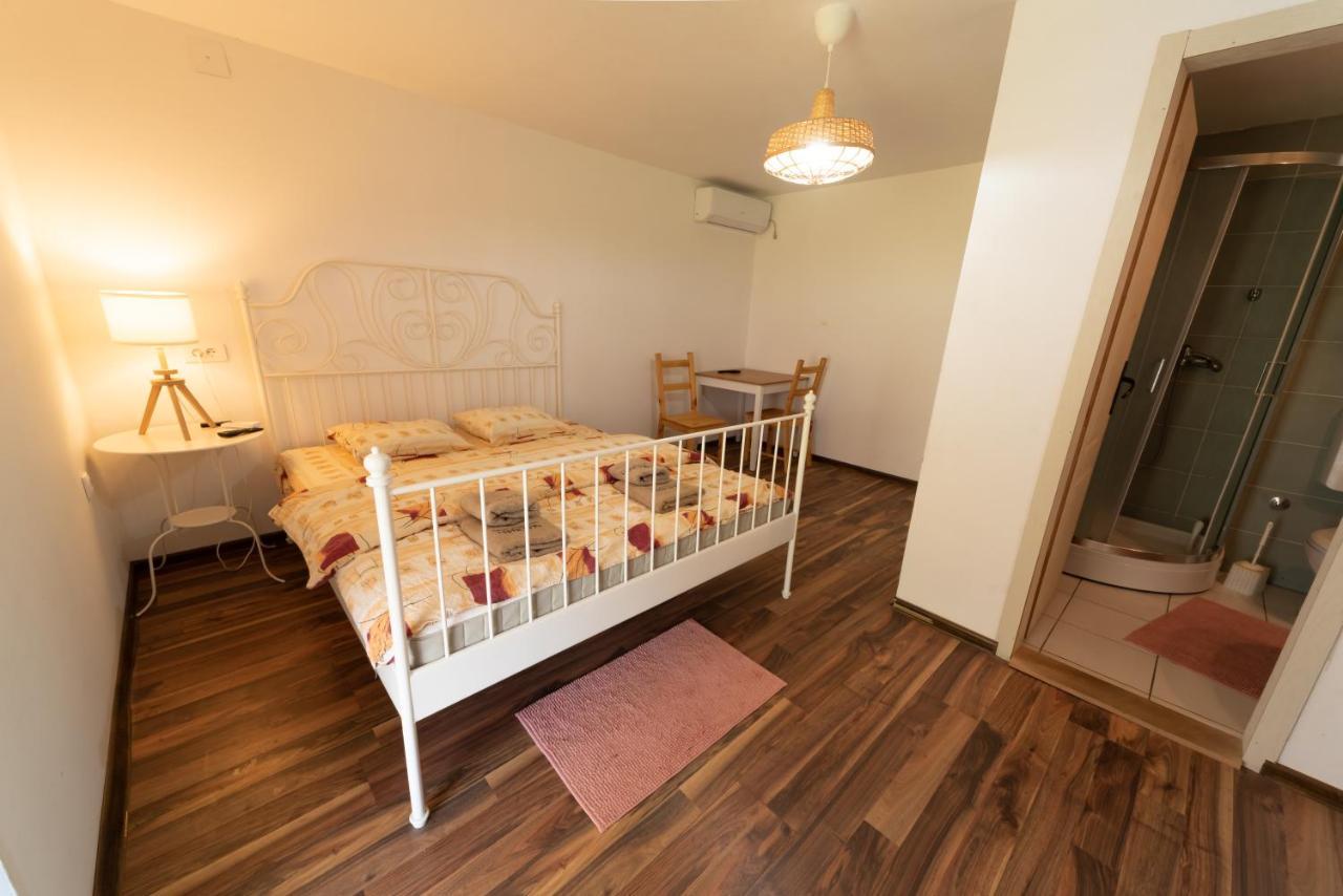 Domacinstvo Cikic Zasavica Guest House Eksteriør bilde